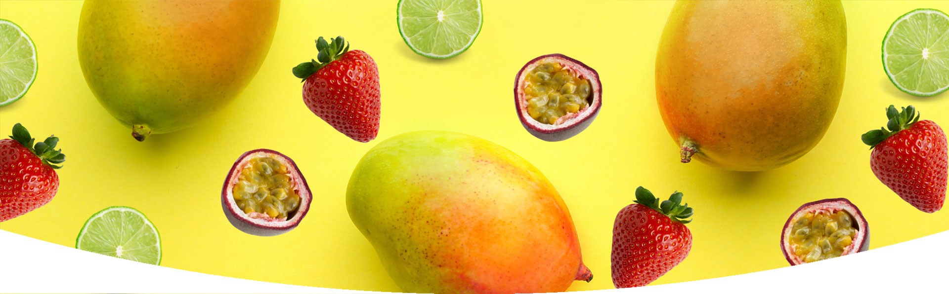 Mangos, Maracuja, Erdbeeren und Limetten zum Thema fruchtige Glückskekse